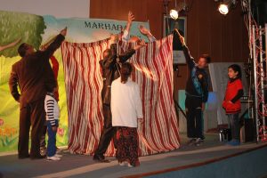 IMG_6208-300x200 القراءة في إحتفال